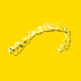 マウスピース型カスタムメイド矯正歯科装置(製品名インビザライン 完成物薬機法対象外)