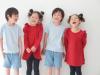 笑顔で並んでいる二組の双子